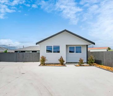 New Cosy 3-Bedroom Home – Fully Fenced & Move-In Ready! - Photo 4