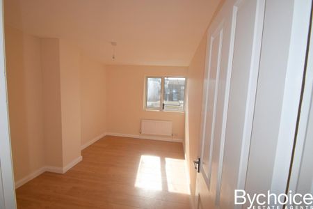 3 bedroom terraced house to rent - Photo 2
