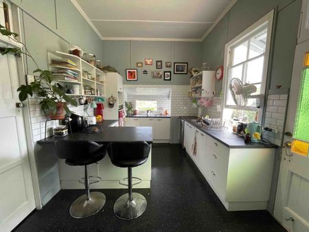 Highgate Hill - Photo 4