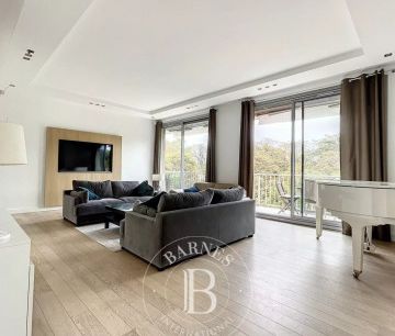 Appartement • Saint James-Général Koenig - Photo 2