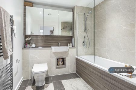 2 bedroom flat to rent - Photo 3