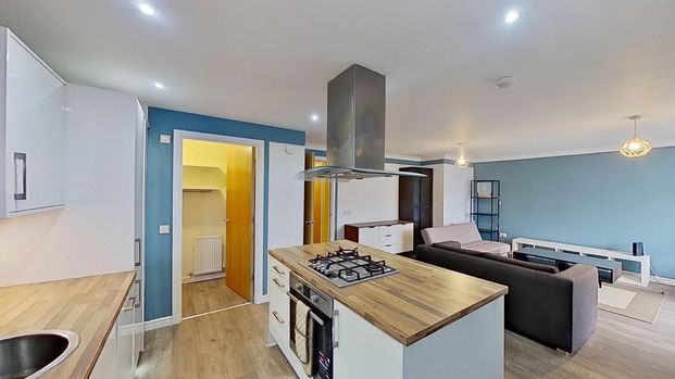 3 bedroom flat to rent - Photo 1