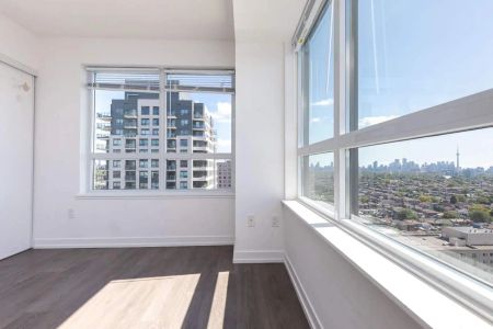 Fuse 2 -1420 Dupont Street — 2 Bedroom - Photo 3