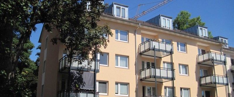 Zuhause fühlen: renovierte 2,5-Zimmer-Erdgeschoss-Wohnung mit Terrasse - Photo 1