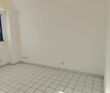 Location Appartement 1 pièce 17m² POITIERS 86000 - Photo 2