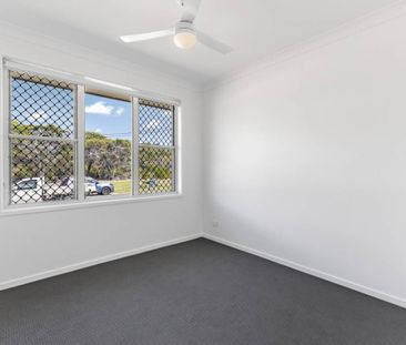 Brand New 3-Bedroom Duplex - Modern Living Minutes from Woodgate Beach - Photo 3