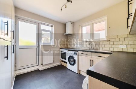 Colyer Close, London, SE9 3QG - Photo 5