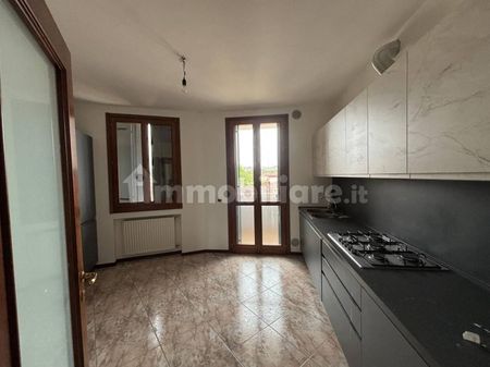 Trilocale via San Sebastiano 62, Centro, Bassano del Grappa - Photo 4