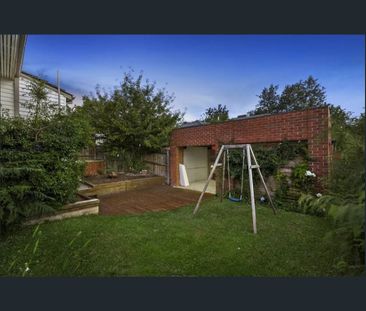 Comfortable Family Living in the Heart of Ringwood East - Photo 2