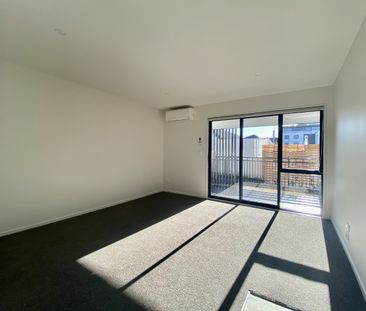 2/142 Leinster Road, Merivale - Photo 3