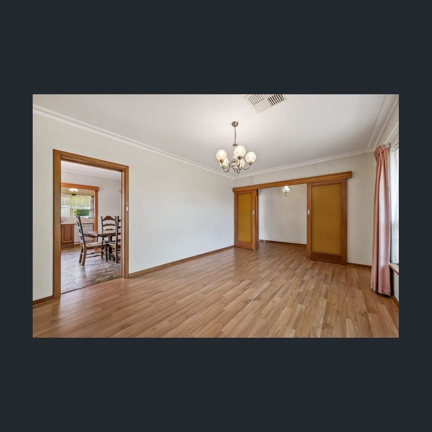 Spacious 4-Bed Mid-Century Home on Large Block - Photo 1