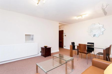 2 Bedroom Flat - Photo 4