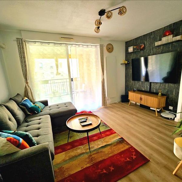 2 pièces - Meublé - 38 m² - 4ème étage - Colocation non autorisée - Photo 1