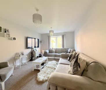 4 bedroom semi-detached house to rent - Photo 4