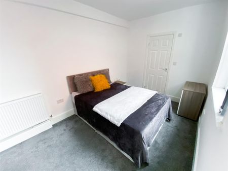 Room 2, 39 Mansfield Road - Photo 3