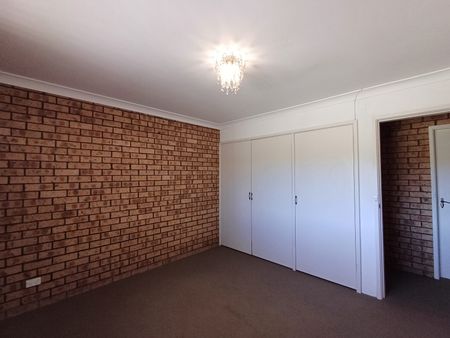 Beautiful Brick Home - Photo 5