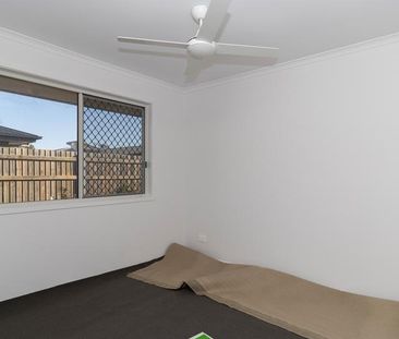 FAMILY HOME SHORT DRIVE TO MARINA - Photo 5