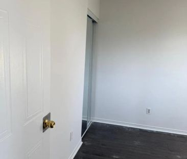 1577 NORWILL CRESCENT - Photo 2