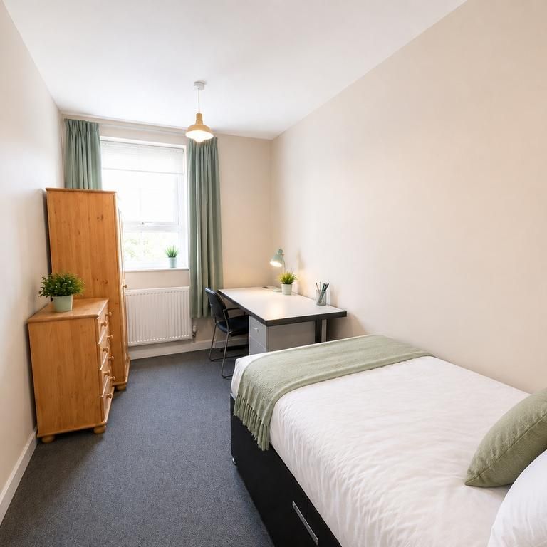 7 bedroom flat to rent - Photo 1