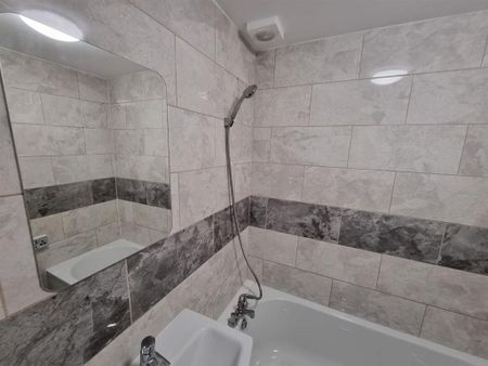 2 bedroom property to rent - Photo 4