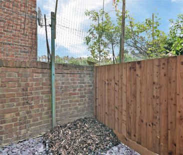 Studio to rent - Photo 6