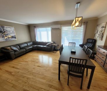 Grand 5 1/2 sur 2 étages - Photo 2