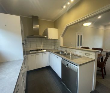 Tidy Two Bedroom - Photo 2