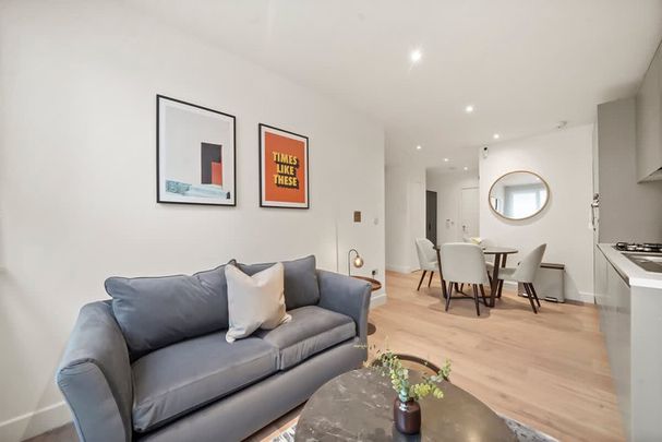 Kingsland High Street - Photo 1