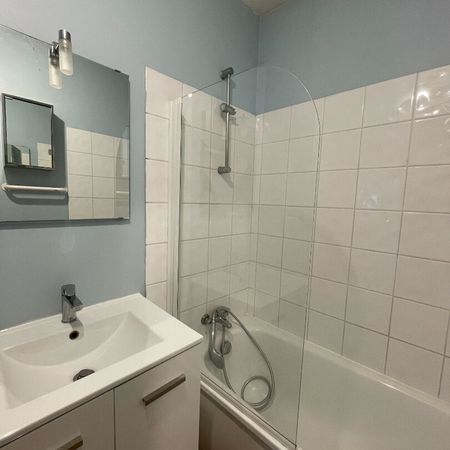Location Appartement 2 pièces 43m² - Photo 4