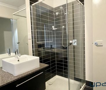 Family-Friendly Haven in Cranbourne West - Photo 6