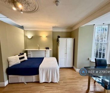 1 bedroom in a house share to rent - Photo 6