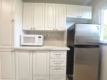 For Lease - 256 Homewood Avenue Unit# unit 3 bedroom 3, Toronto, Ontario - Photo 5