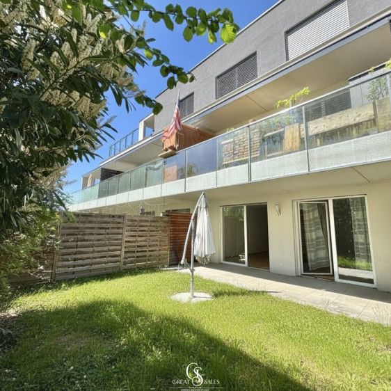Attraktive Gartenwohnung mit überdachter Terrasse und Tiefgarage in St. Peter - Photo 1