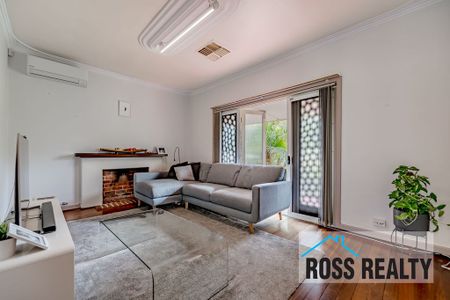 Character, Charm & Location! - Photo 2