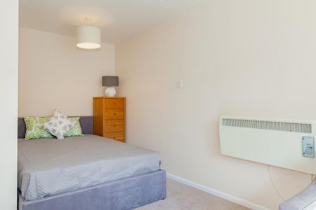 Studio to rent - Photo 5