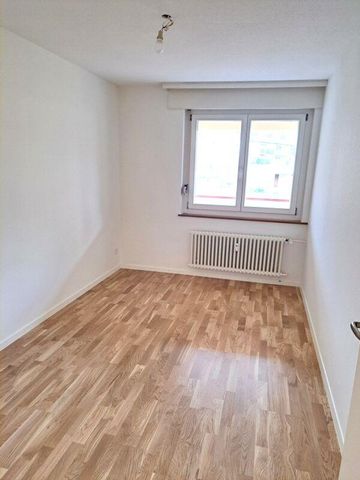 Helle Wohnung mit grossem Balkon und Weitsicht ins Grüne - Photo 2