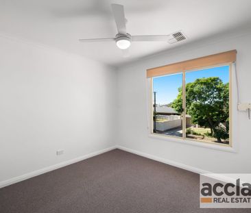 Freshly Updated Home in Prime Seaton Location – City & Beach Conven... - Photo 2