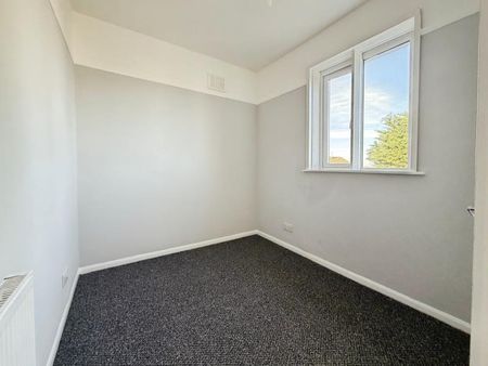 3 bedroom end of terrace house to rent - Photo 2