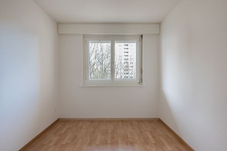 HELLE 3,5-ZIMMERWOHNUNG HOCH ÜBER SPREITENBACH - Photo 2