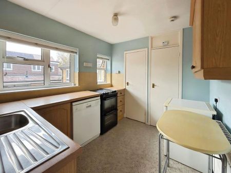 2 bedroom maisonette to rent - Photo 4