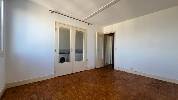 Appartement a louer Paris - Loyer €950/mois charges comprises ** - Photo 1