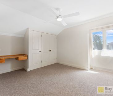 Modern Comfort & Space in the Heart of Earlwood - Photo 2