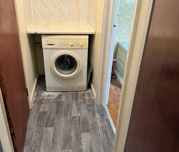 1 Bed Flat, Russell Rise, LU1 - Photo 2
