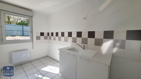 Location Appartement 3 pièces 63m² CHALONS EN CHAMPAGNE 51000 - Photo 2