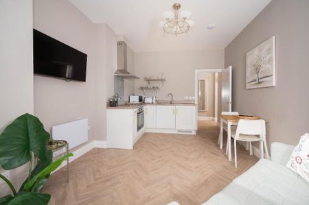 Apt 6, 15 Malone Road, Belfast, BT9 6RT - Photo 2