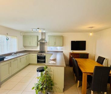 5 bedroom house to rent - Photo 2