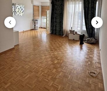 3. Stock - Photo 1