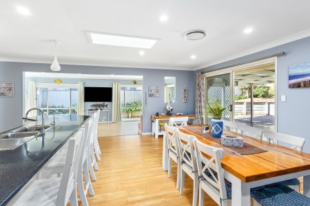 Family Haven in Corlette - 5-bedroom family sized home near the beach - Photo 3