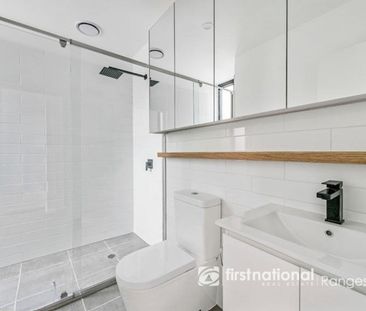 Modern Living with Convenience - Photo 6