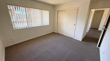 WEYMOUTH, 3 BEDROOMS - Photo 2